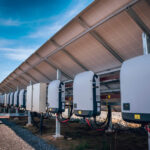 Omvormer zonnepanelen nodig? Dit wil je weten